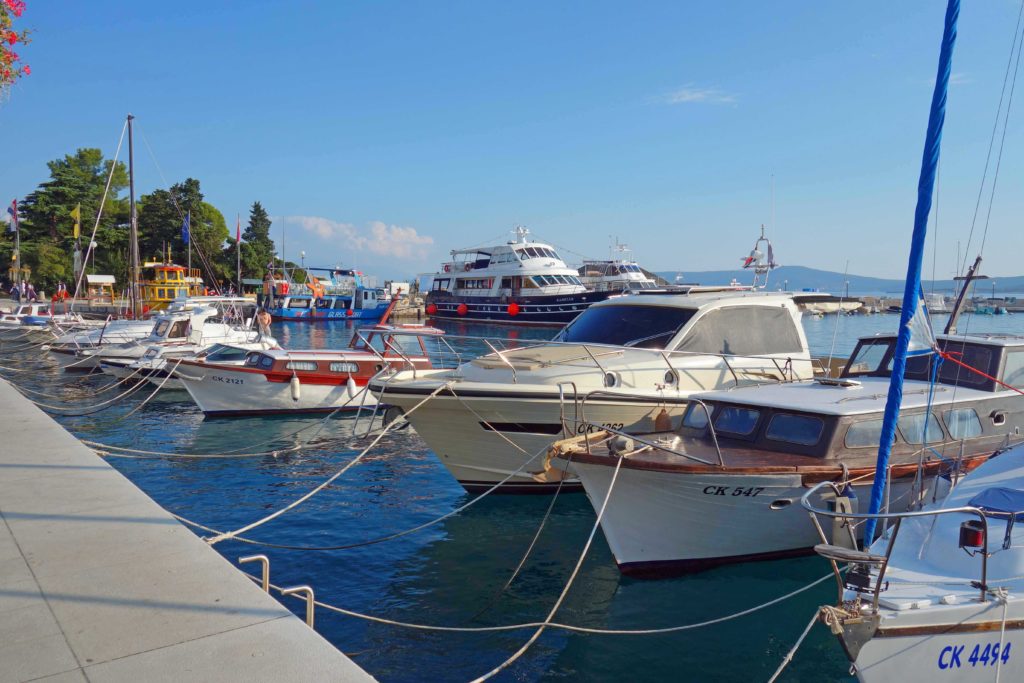 Hafenpromenade von Crikvenica, Kroatien