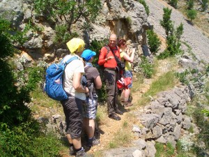Reisegruppe beim Wandern in Kroatien