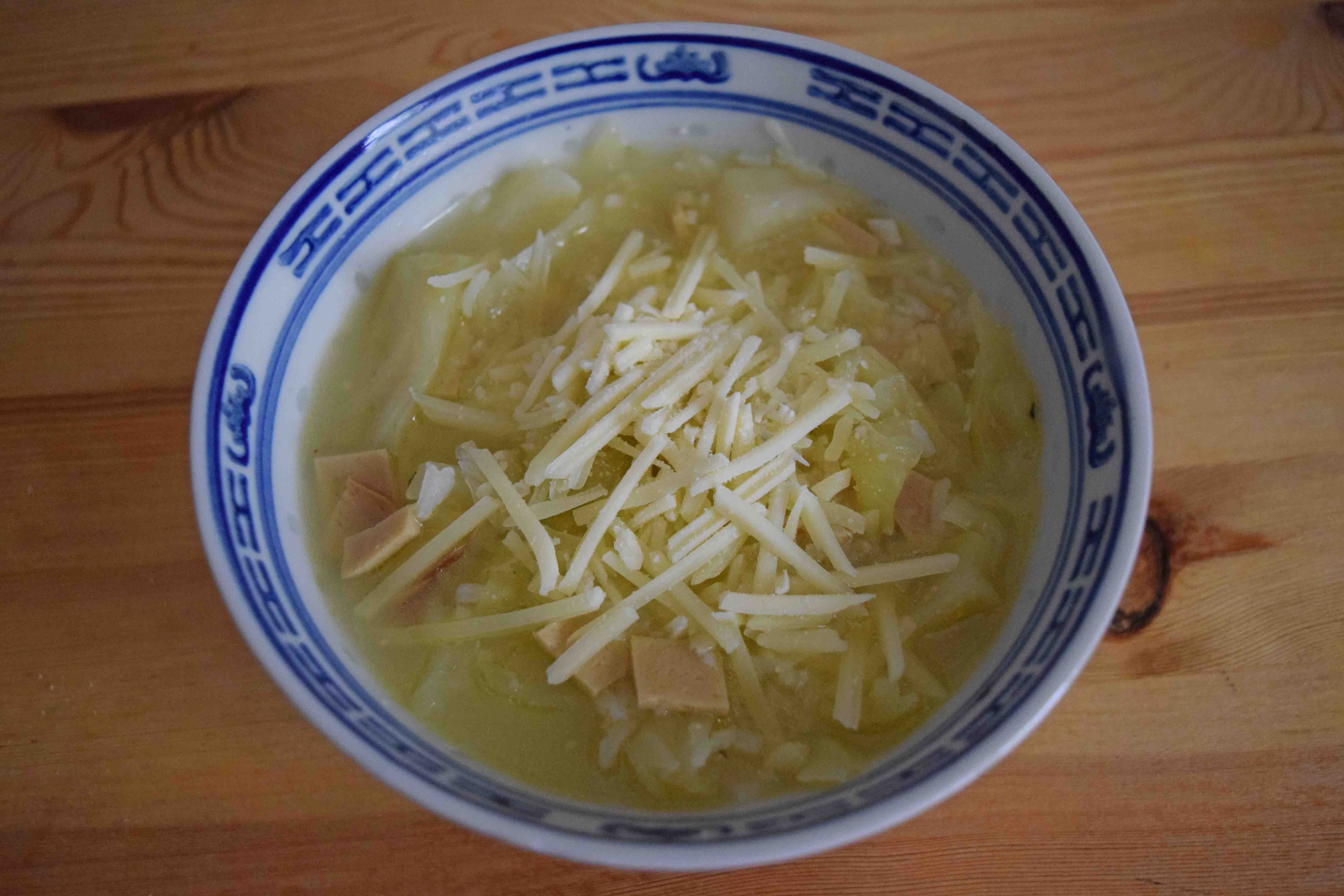 Kohlsuppe mit Parmesan - Rezept aus Kroatien