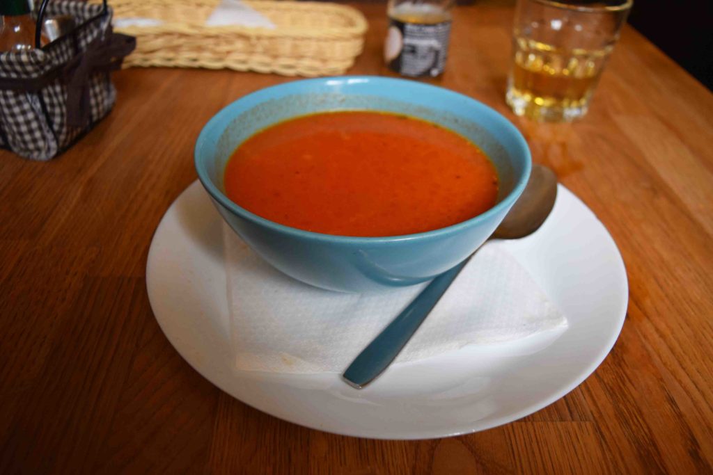 Tomatensuppe im Restoran Nokturno Zagreb