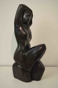 Frauenskulptur von Miodrag Scepanovic