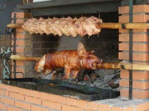 Kroatische Silvesterbräuche: Spanferkel