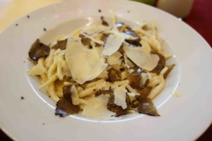 Pljukanci mit Trüffeln im Bistro Alighieri Pula
