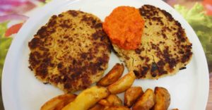 Pljeskavica gefüllt mit Schafskäse