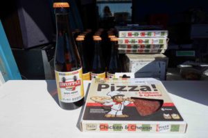 Hundebier und Hundepizza am Hundestrand Crikvenica