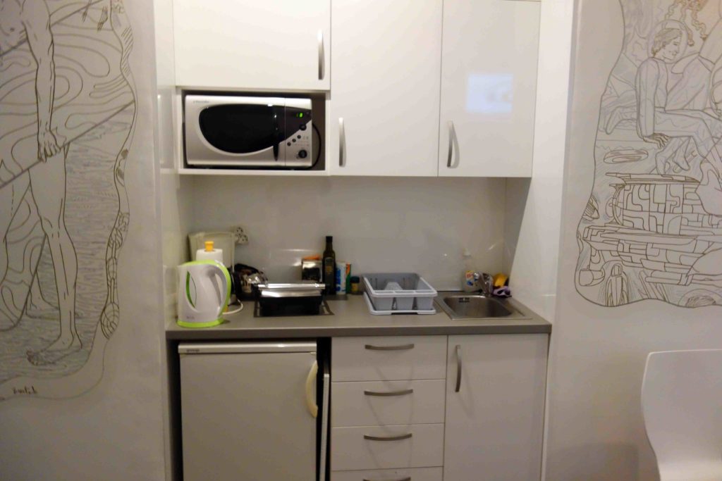Kochecke im Subspace Hostel Zagreb