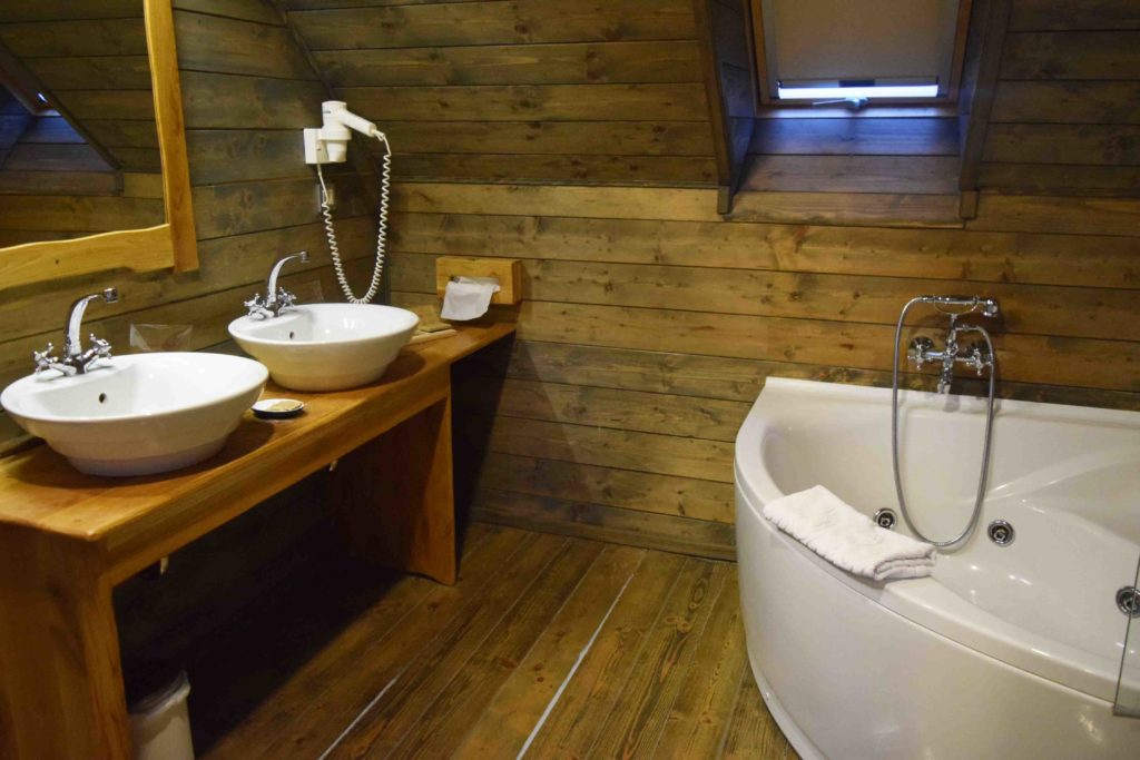 Badezimmer mit Whirlpool Ethno Houses Plitvica Selo