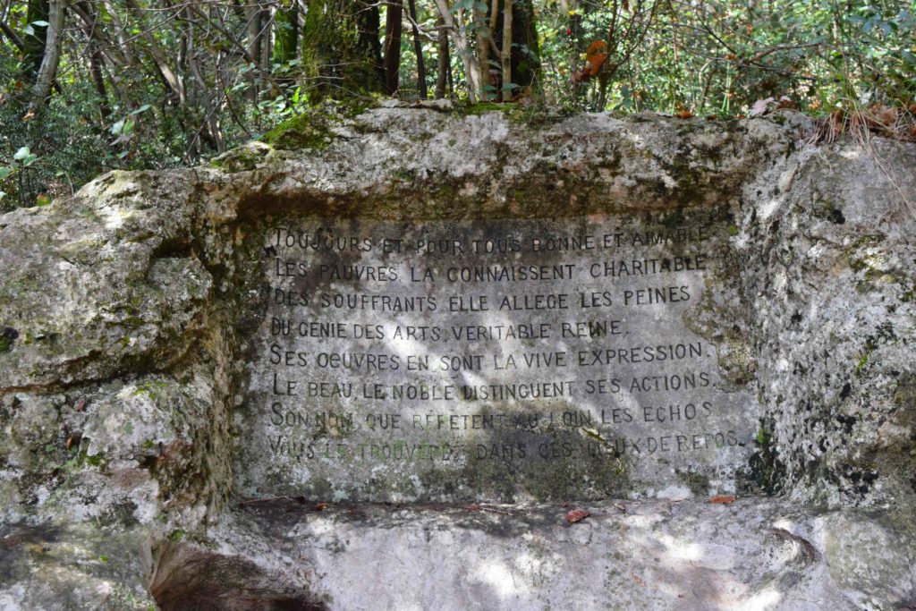 Waldweg Carmen Sylva, Gedenkstein für Königin Elisabeth