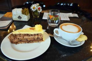 Opatijska Dama im Caffe Wagner Opatija