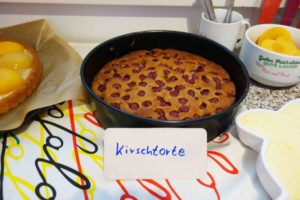 Kroatischer Kirschkuchen mit Walnüssen