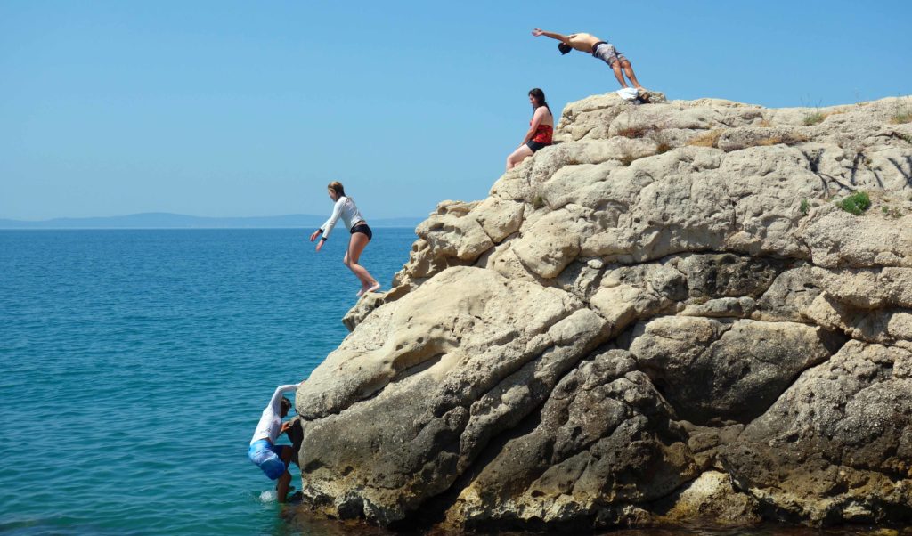 Klippen springen in Kroatien