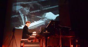 Maksim Mrvica bei einem Konzert in Berlin