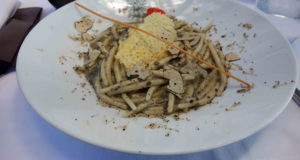 Pljukanci s tartufima im Restaurant Lungomare