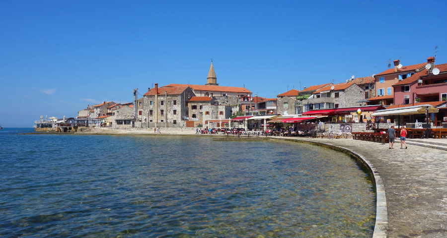 Blick auf die Altstadt von Umag