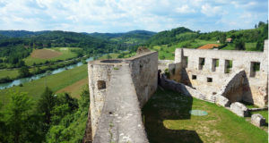 Alte Burg Novigrad na Dobri in Kroatien