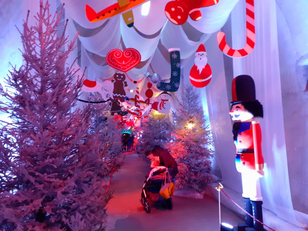 Gric Tunnel zur Weihnachtszeit