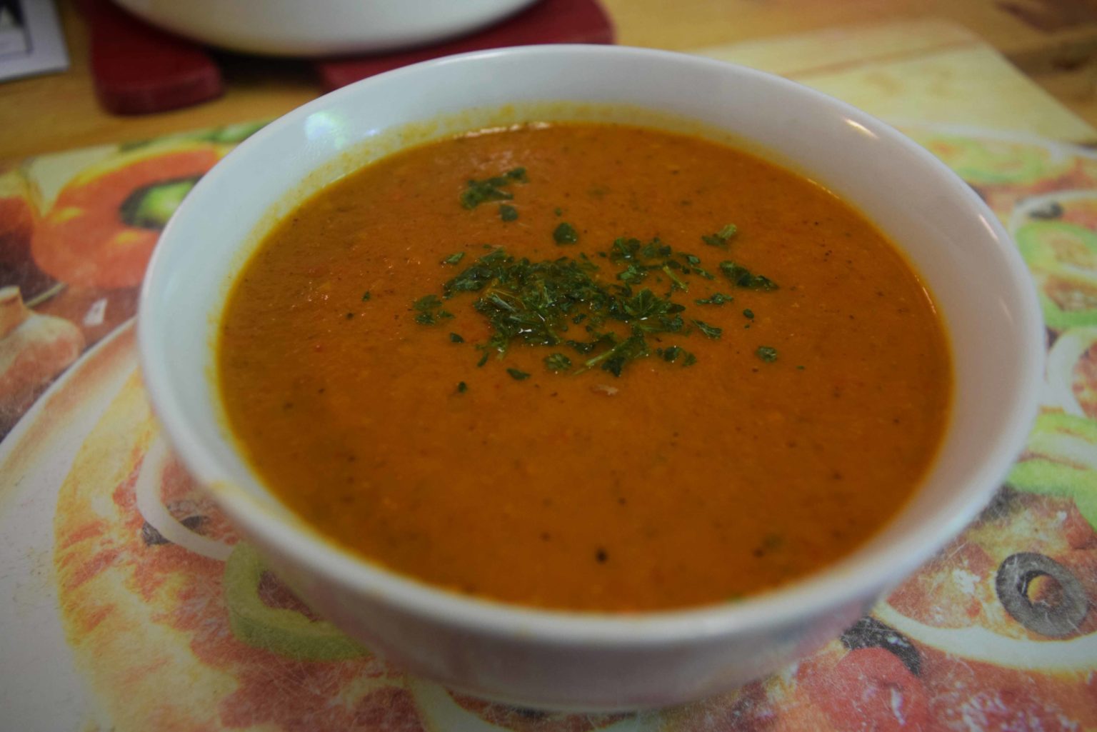 Mediterrane Suppe mit Aubergine, Paprika und Möhre - Kroatisch kochen