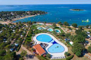 Campingplatz mit Poolbereich in Kroatien