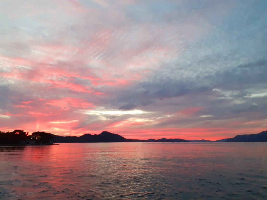 Romantischer Sonnenuntergang in Kroatien