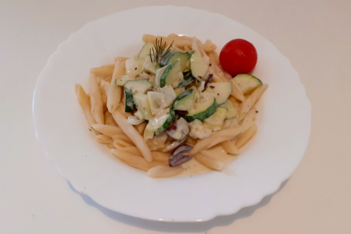 Fuži in Zucchinisoße