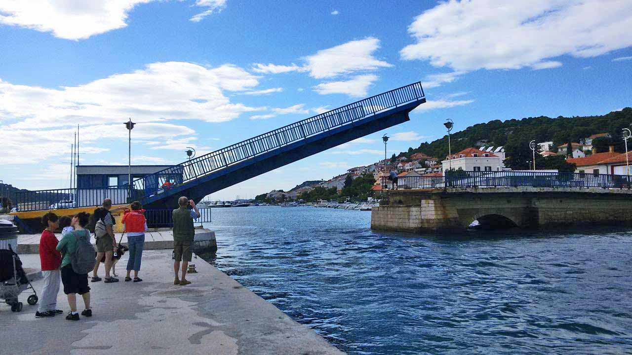 Tisno
