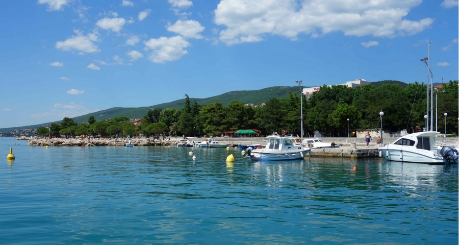 Warten auf das Taxiboot Crikvenica Krk