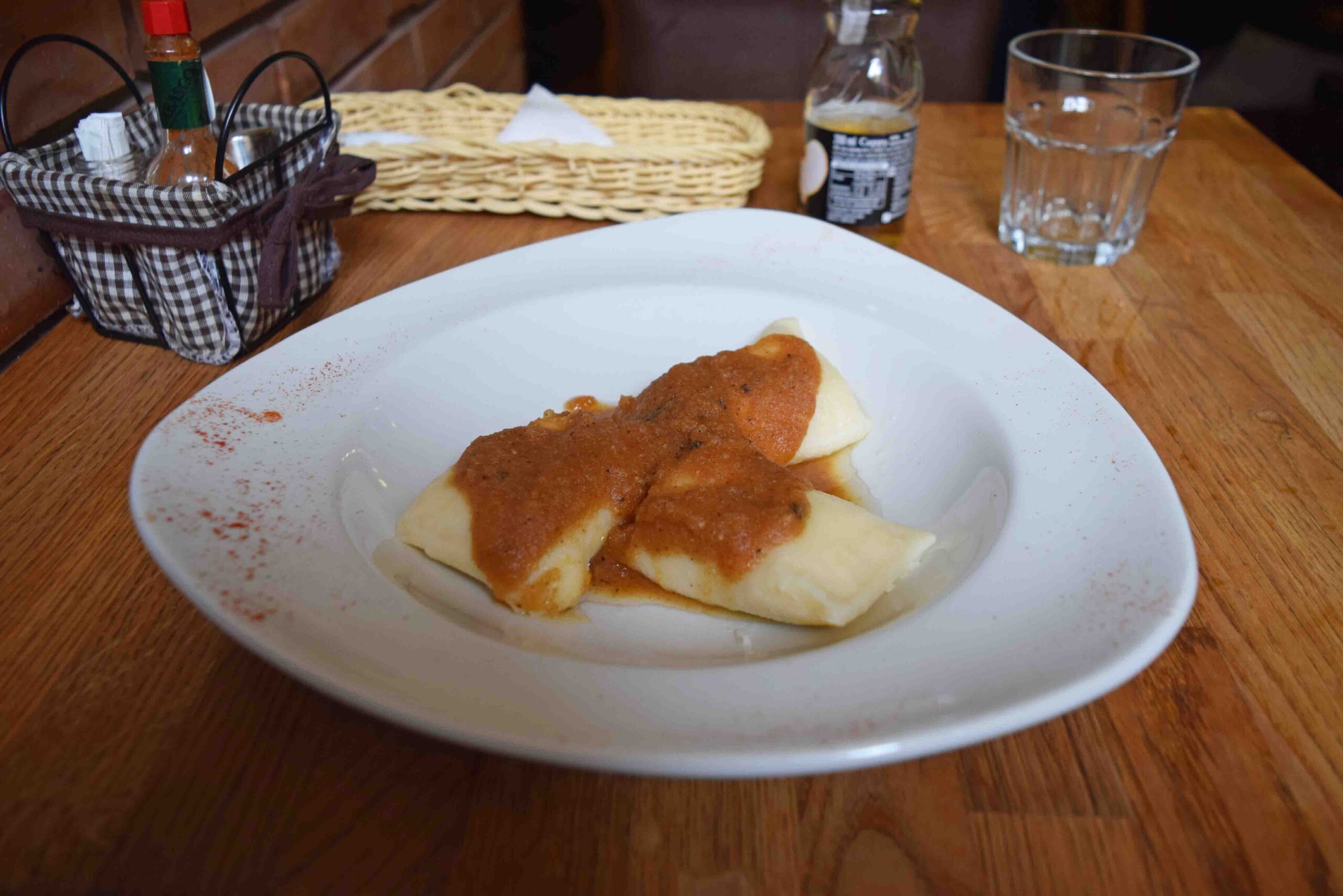 Kuhani strukli im Restoran Nokturno Zagreb